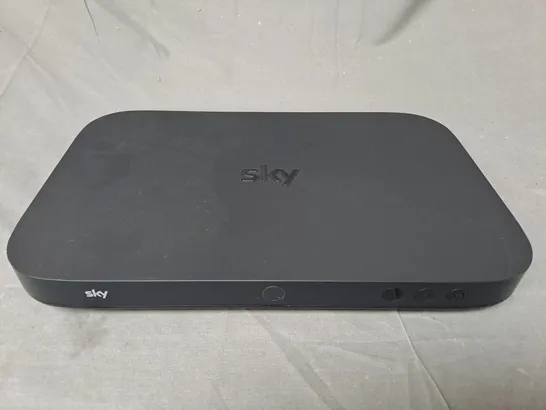 SKY Q BOX ES340A-D8