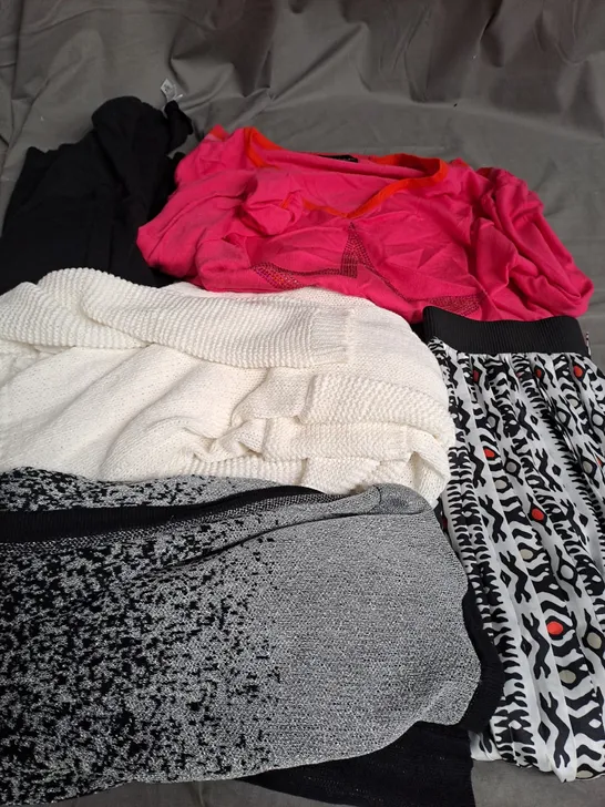 BOX OF APPROX 20 ASSORTED CLOTHING ITEMS TO INCLUDE - CARDIGAN , SWEATER , TROUSERS ETC - COLLECTION ONLY