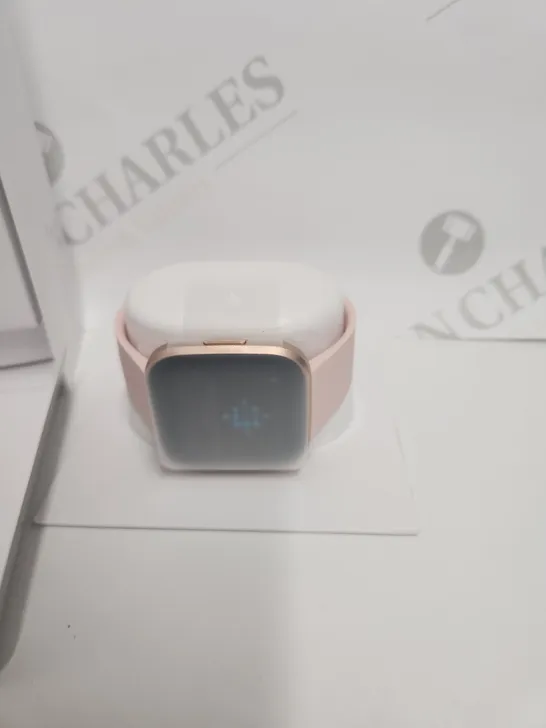 FITBIT VERSA 2 FITNESS TRACKER