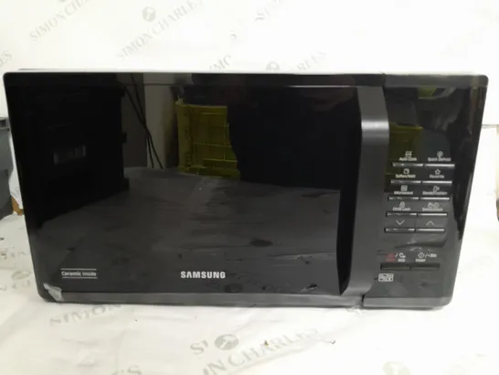 BOXED SAMSUNG MICROWAVE OVEN IN BLACK