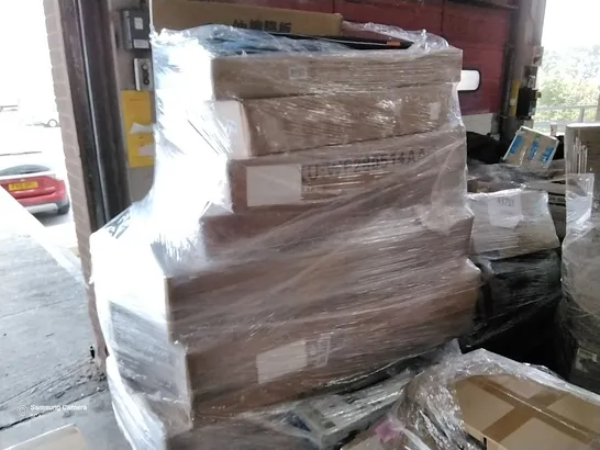 PALLET OF ASSORTED ITEMS INCLUDING HEAD TENNIS RACKET, DYNAMIC HIGH BACK EXECUTIVE CHAIR, QULOMUS OFFICE CHAIR, LAZBOY OFFICE CHAIR