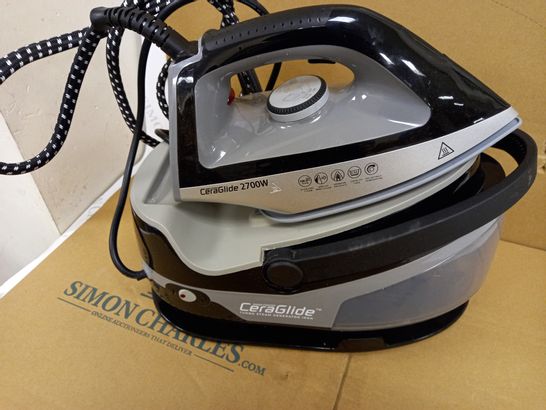 TOWER CERAGLIDE 2700W STEAM GENERATOR IRON