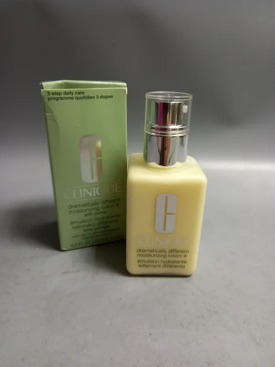 BOXED CLINIQUE DRAMATICALLY DIFFERENT MOISTURIZING LOTION 125ML