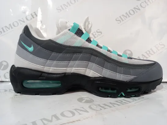 PAIR OF NIKE AIR MAX SHOES IN GREY/CYAN UK SIZE 9