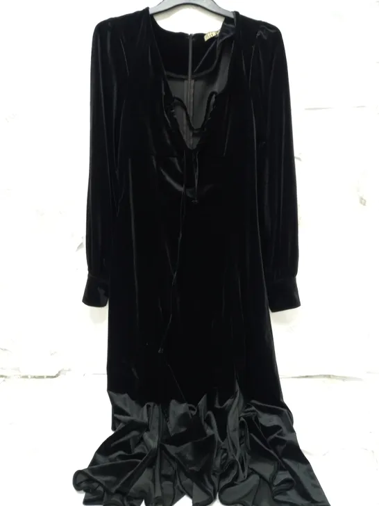 BIBA LONG SLEEVE BACK ZIP MAXI DRESS IN BLACK - SIZE 14