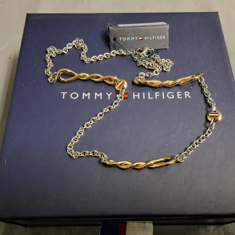 TOMMY HILFIGER TWIST THEMED NECKLACE