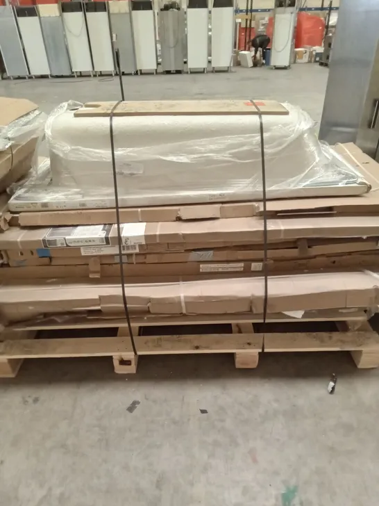 PALLET OF ASSORTED BATHROOM ITEMS INCLUDING SHOWER DOORS , SIDES AND ACRYLIC BATH 