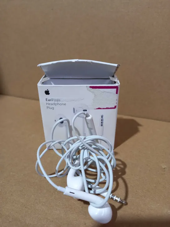 APPLE EARPODS WITH 3.5MM HEADPHONE PLUG