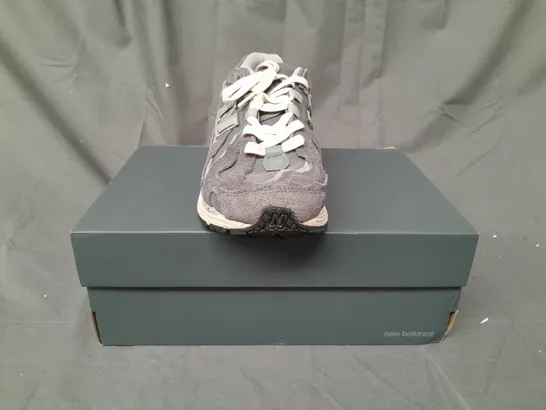 BOXED PAIR OF  NEW BALANCE TRAINERS IN GREY UK SIZE 10