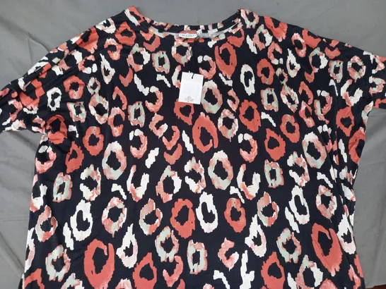 MASAI PATTERNED TUNIC IN BLACK/CORAL SIZE MEDIUM