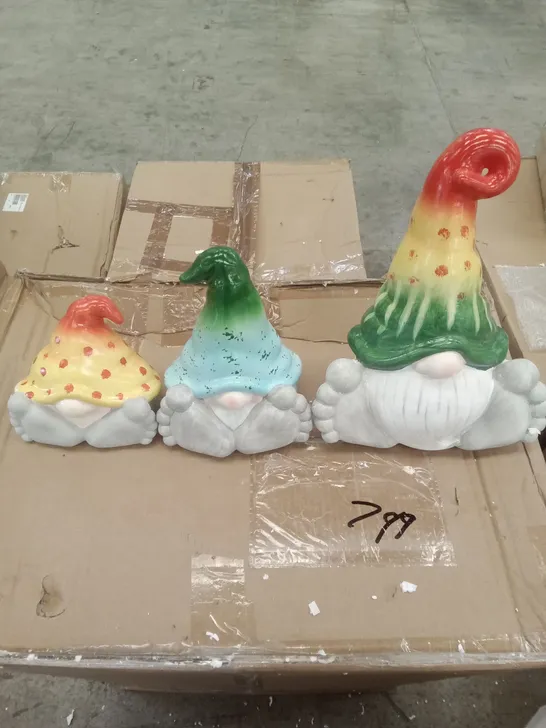 BOXED 3 GARDEN GNOMES