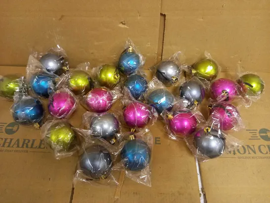 BOX OF APPROX 20 CHRISTMAS DECORATIVE BAUBELS - ASSORTED COLOURS 