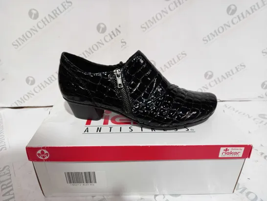 BOXED PAIR RIEKER SHOE BOOTS IN BLACK PATENT CROCODILE SKIN-EFFECT, UK SIZE 5