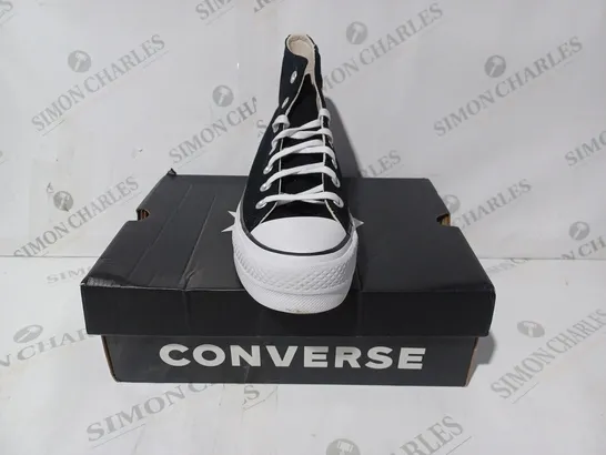 BOXED PAIR OF CONVERSE CANVAS SHOES IN BLACK UK SIZE 6.5