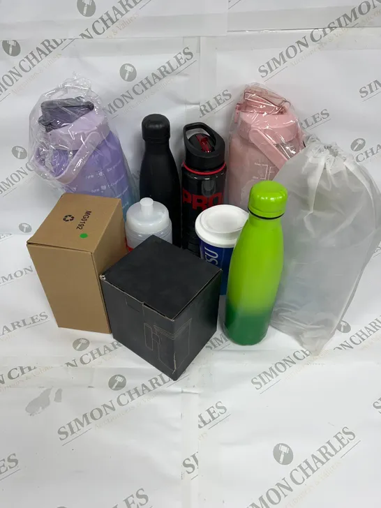 LOT OF ASSORTED DRINKS CONTAINERS TO INCLUDE CHILLYS 