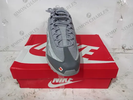 BOXED PAIR OF NIKE AIR MAX 95 SHOES IN GREY UK SIZE 10