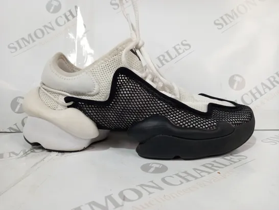 BOXED PAIR OF ADIDAS Y-3 SHOES IN WHITE/BLACK UK SIZE 6