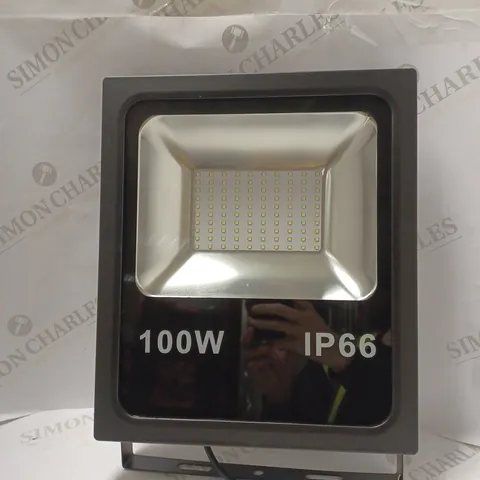 GOODWIN FLOOD LIGHT WITHOUT SENSOR IN BLACK