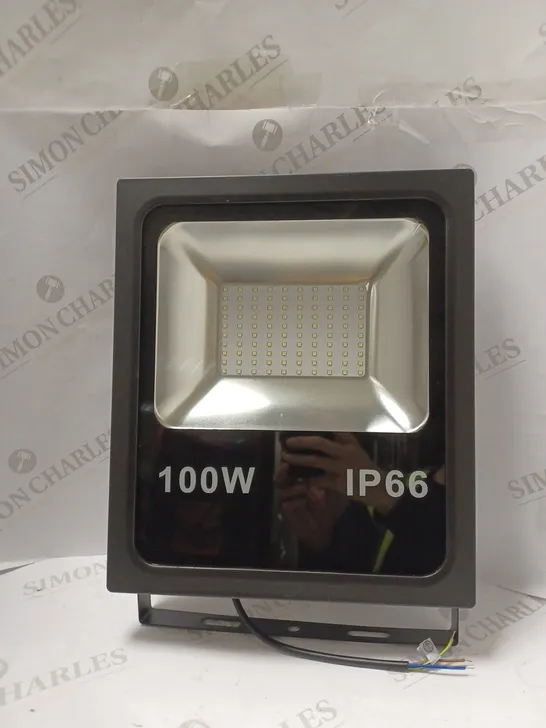 GOODWIN FLOOD LIGHT WITHOUT SENSOR IN BLACK