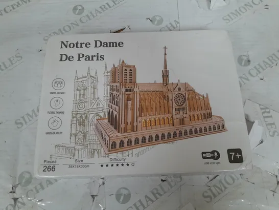 SEALED NOTRE DAME DE PARIS 266 PIECE CRAFT SET