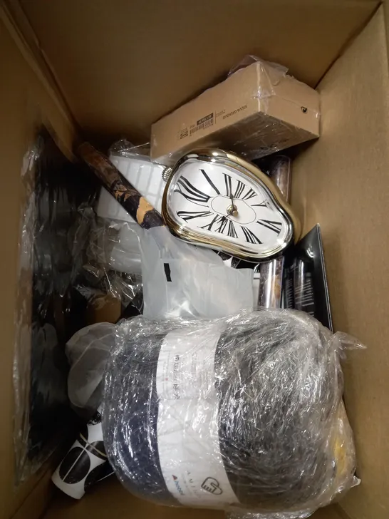 BOX OF APPROXIMATELY 15 ASSORTED HOUSEHOLD ITEMS TO INCLUDE KITCHEN UTENSILS SET, LID HOLDERS, RIDERS HELMET ETC