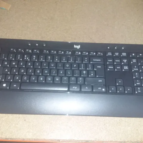 LOGITECH MK540 WIRELESS KEYBOARD