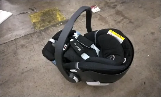 CYBER BLACK BABY CAR SEAT