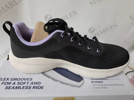 SKECHERS GO RUN LITE IN BLACK AND PINK SIZE 9 