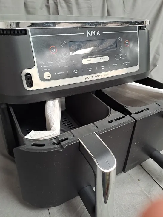 BOXED NINJA FOODI MAX DUALZONE AIR FRYER IN BLACK