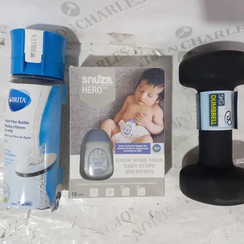 BOX OF APPROXIMATELY 10 ASSORTED HOUSEHOLD ITEMS TO INCLUDE BRITA WATER FILTER BOTTLE, SNUZA PORTABLE BABY BREATHING MONITOR, THE MAD GROUP 5KG DUMBBELL, ETC