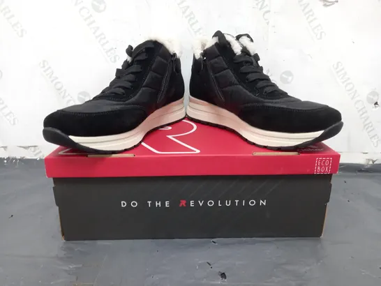 BOXED PAIR OF RIEKER SHOES IN BLACK SIZE 6