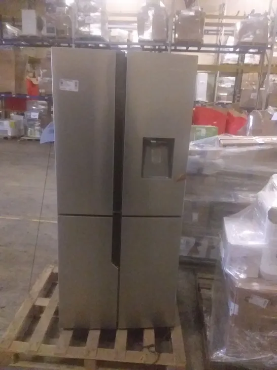 HISENSE FREE STANDING AMERICAN FRIDGE FREEZER