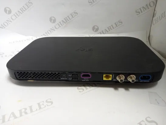 SKY Q BOX - ES130