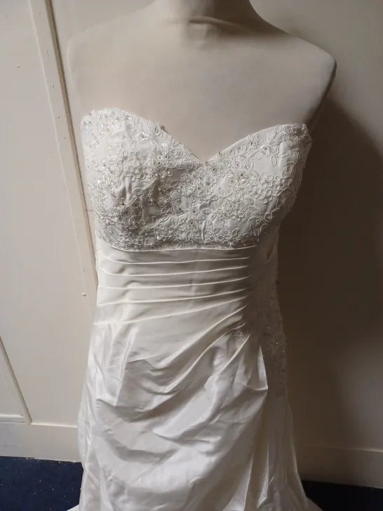 BERKETEX RUFFLED FLORAL PATTERN SEQUIN WEDDING DRESS SIZE 14