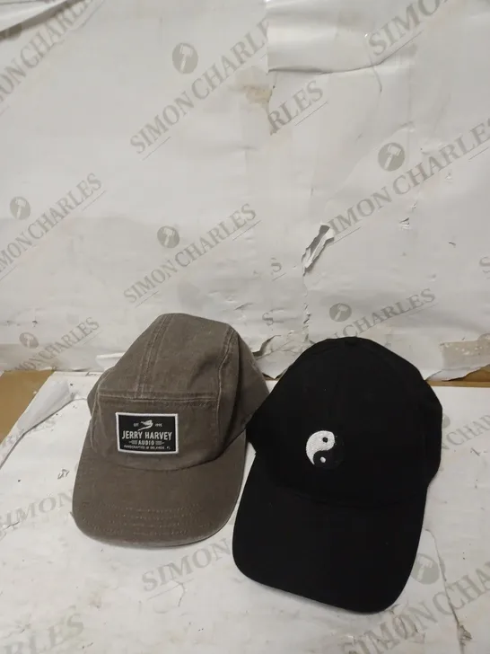 LOT OF 2 DESIGNER STYLE BLACK/GREY CAPS 