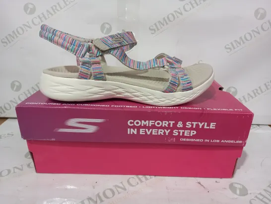 BOXED PAIR OF SKECHERS GO WALK SANDALS IN MULTICOLOUR UK SIZE 4