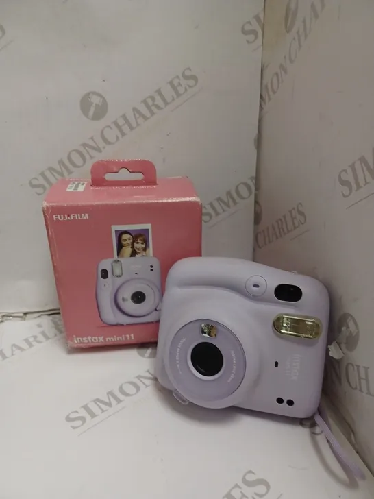 BOXED FUJIFILM INSTAX MINI11 INSTANT CAMERA 