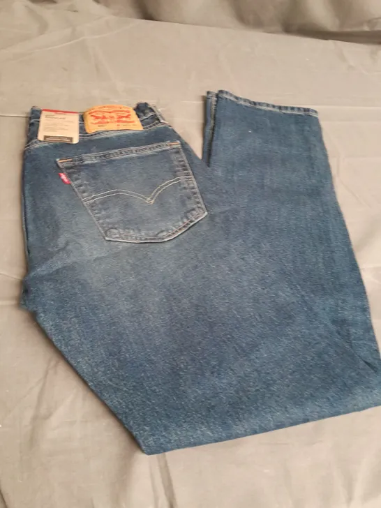 LEVI 505  REGULAR JEANS SIZE 30 X 32