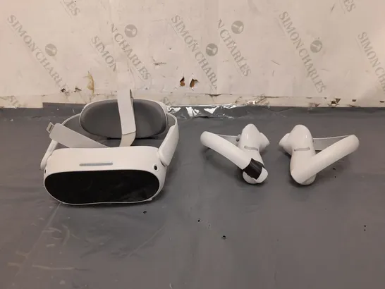 UNBOXED PICO VR HEADSET WITH CONTROLLERS IN WHITE 