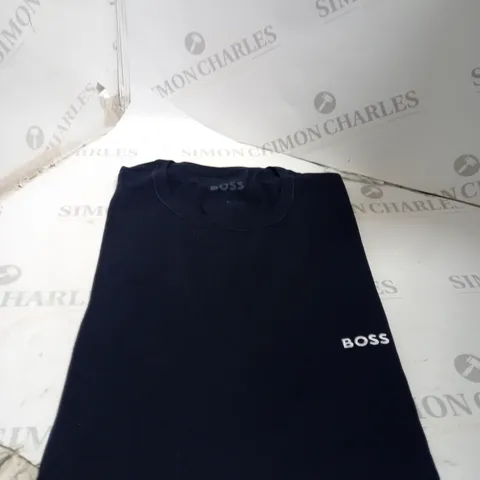 NAVY BLUE HUGO BOSS T-SHIRT SIZE L 