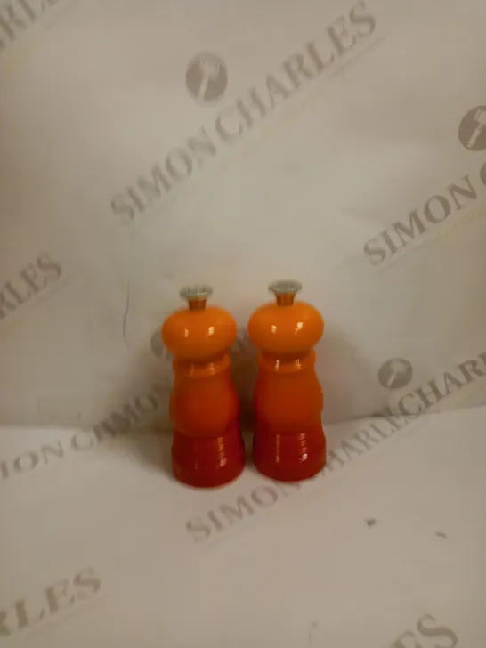 LA CREUSET SALT AND PEPPER MILL SET