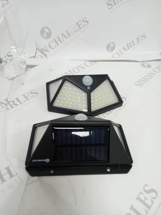 BUILDCRAFT 400 LUMENS SOLAR SECURITY LIGHT