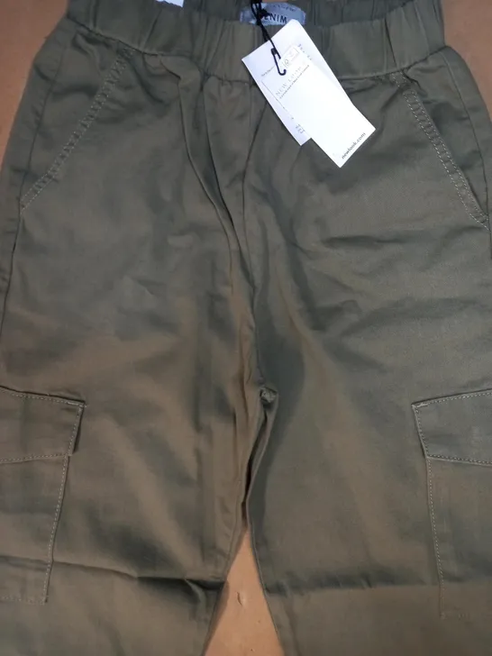 NEW LOOK GIRLS DENIM CARGO TROUSERS IN GREEN SIZE AGE 12