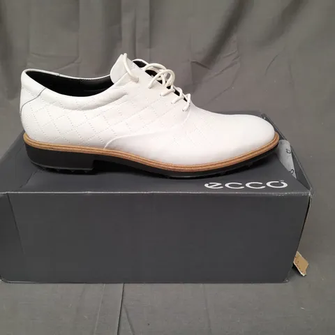 BOXED PAIR OF ECCO BROGUES IN WHITE SIZE EU 45