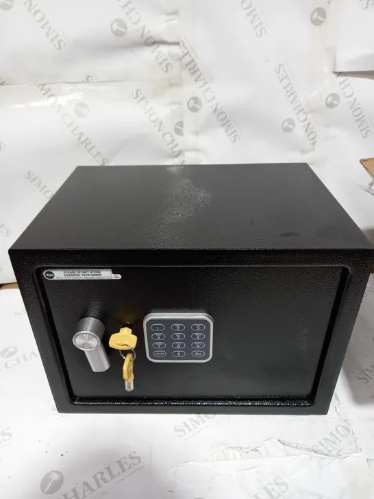 YALE ELECTRONIC SAFE MEDIUM 