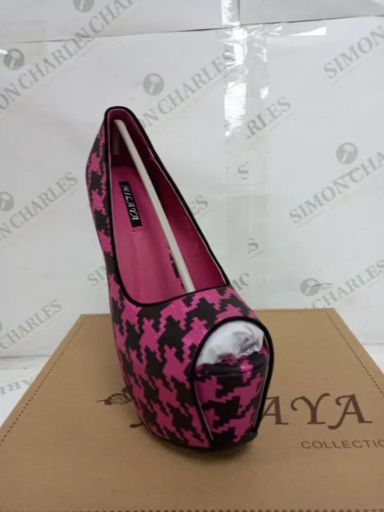 BOX OF 12 PAIRS OF MILAYA BLACK & PINK HIGH HEELS 