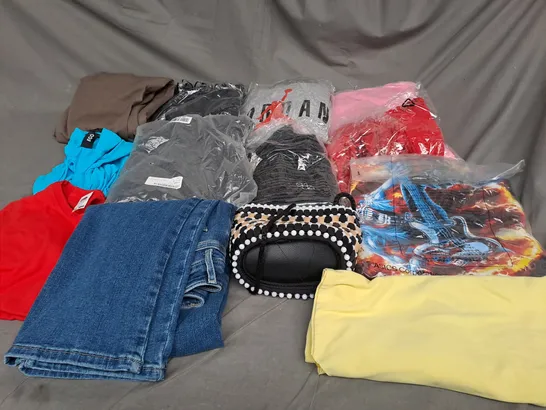 BOX OF ASSORTED CLOTHING ITEMS IN VARIOUS COLOURS, SIZES AND STYLES