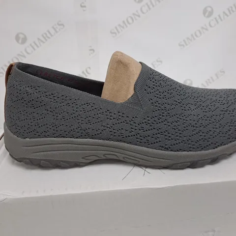 SKETCHERS REGGAE TRAINERS COLOUR CHARCOAL SIZE 8