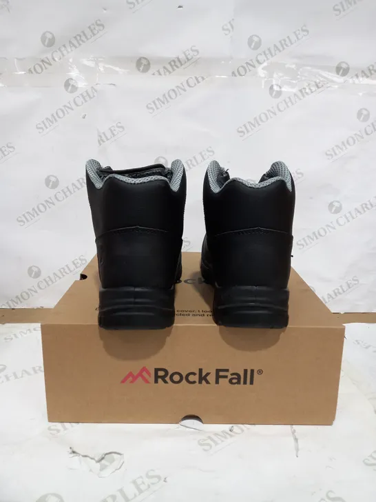 BRAND NEW BOXED ROCKFALL CHEMICAL RESISTANT SAFETY BOOT SIZE 6