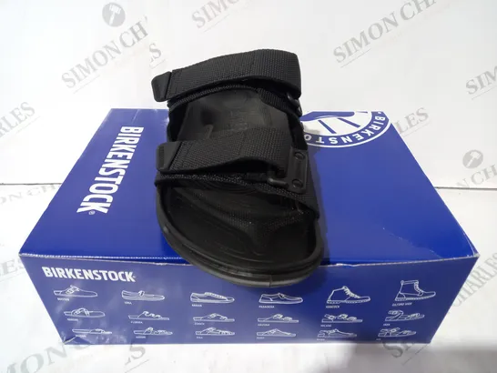 BOXED PAIR OF BIRKENSTOCK ATACAMA OPEN TOE SANDALS IN BLACK UK SIZE 7.5